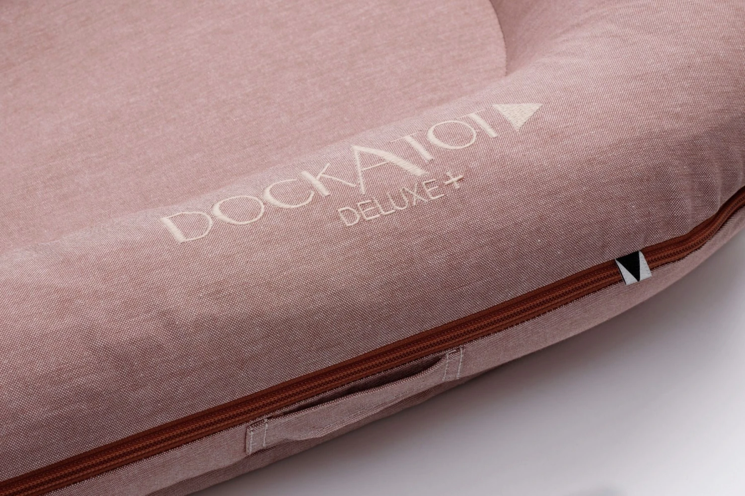 DockAtot Deluxe+ Nestje Ginger Chambray DockAtot Deluxe+ Nestje Ginger Chambray -Babyproducten Verkoopwinkel