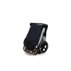 Joolz Hub+ Compleet 4 Joolz Hub+ Compleet -Babyproducten Verkoopwinkel joolz hub folded seat perspective classic blue 1